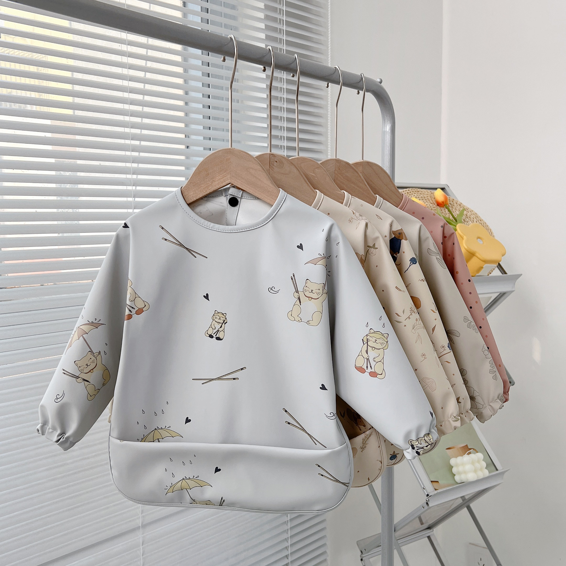Baby Bibs PU Long Sleeved Pain - đánh giá và giá Baby Food Brand